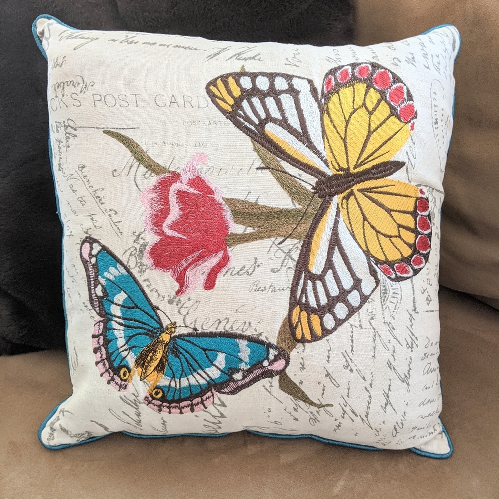Safavieh embroidered pillow cover EUC